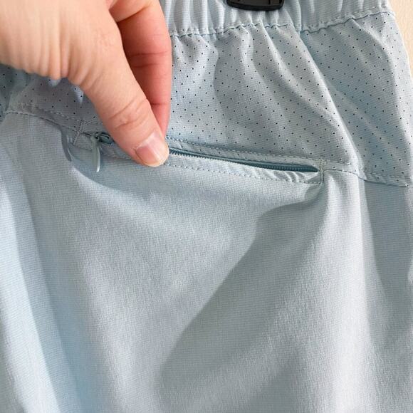 Huk Aqua Blue Cropped Pants Women's Size Medium EUC Elastic Waist Lightweight - Picture 7 of 9